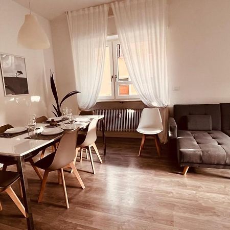White House Lounge Supreme Apartment Удине Екстериор снимка