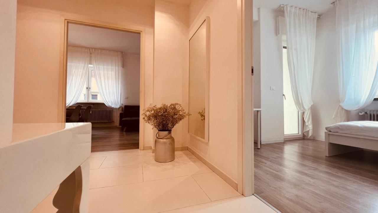 White House Lounge Supreme Apartment Удине Екстериор снимка