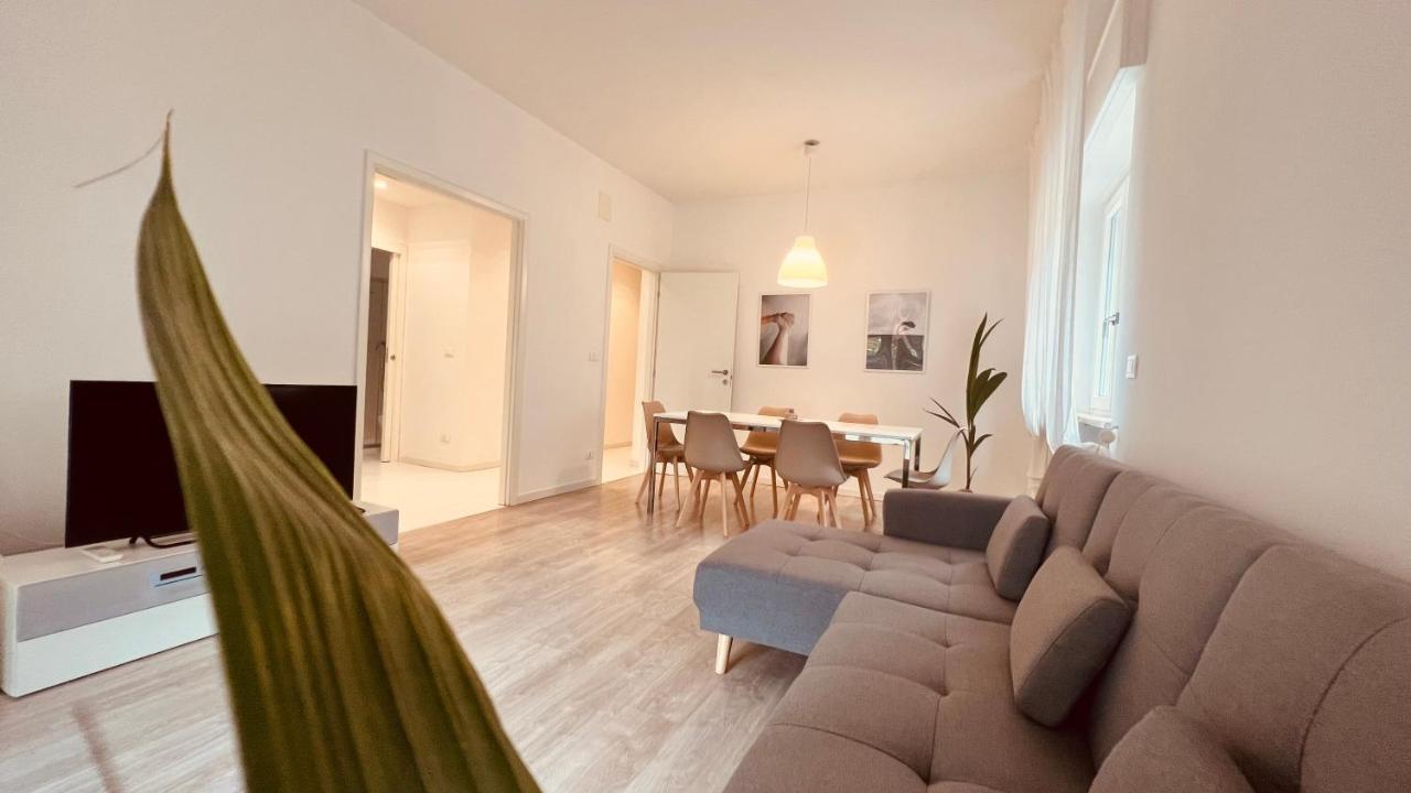 White House Lounge Supreme Apartment Удине Екстериор снимка